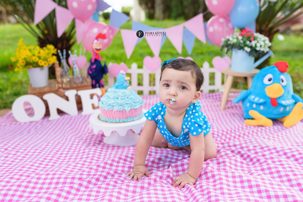 Smash the Cake com tema da Galinha Pintadinha