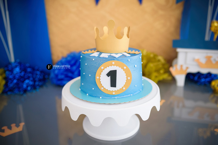 Bolo para Smash the Cake Reinado menino Brasília