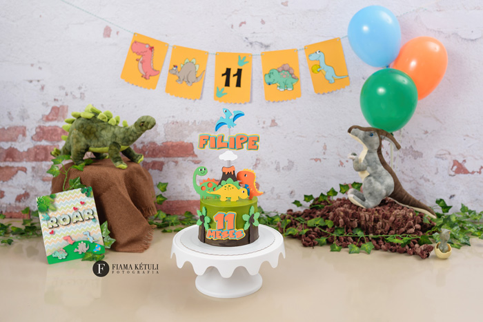Bolo para smash the cake tema Dinossauros.jpg