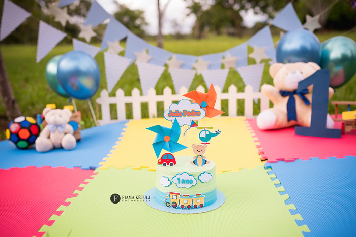 Smash the cake tema brinquedos Brasília