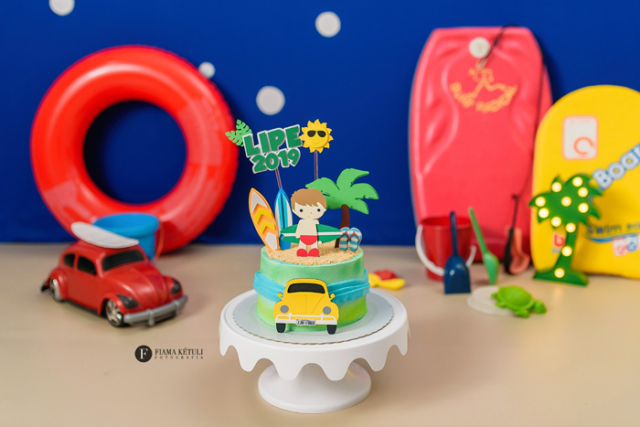 Smash the cake tema praia férias menino
