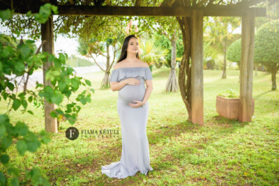 Fotografia para Gestante com Figurino Completo em Brasília com vestido longo cinza